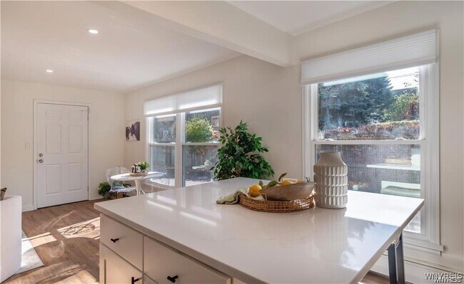 Foto del edificio - 538 Linwood Ave