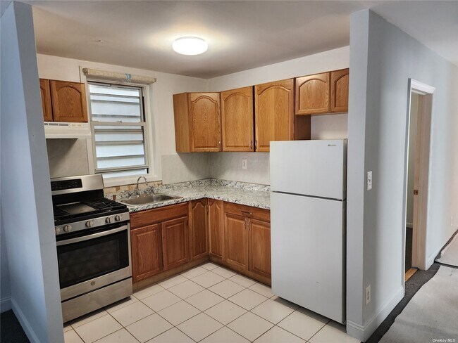 Building Photo - 35-45-45 31st St