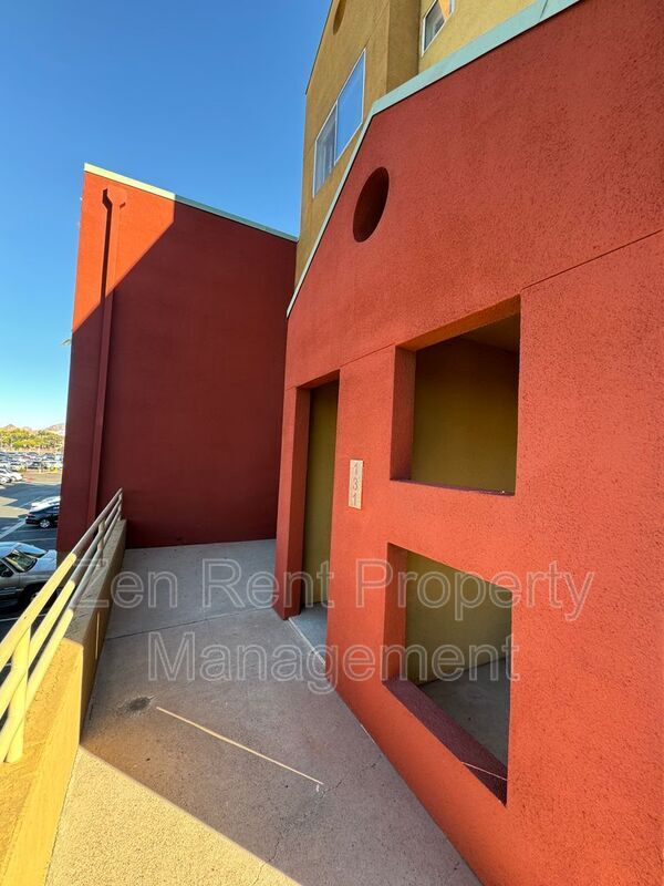 Primary Photo - 154 W 5th St