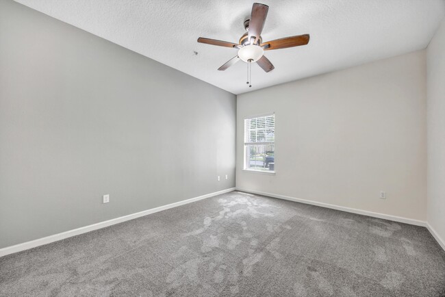 Foto del edificio - 575 Oakleaf Plantation Pkwy