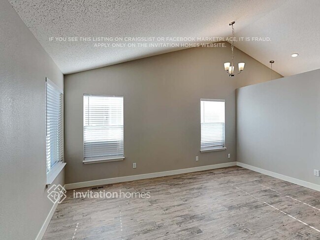 Foto del edificio - 624 Blackmore Pl
