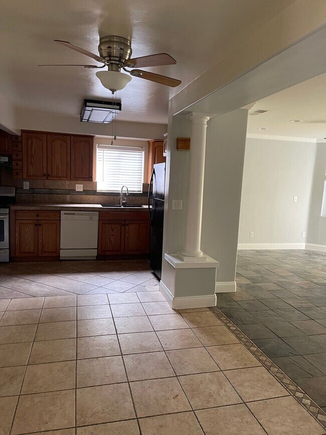 Building Photo - 4 br, 2 bath House - 1851 San Anselmo