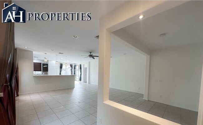 Foto del edificio - 3 Bedroom 2 Bath Single Level Home In Phoe...