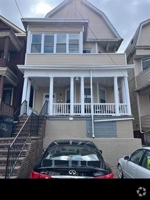 Building Photo - 105 Highland Ave