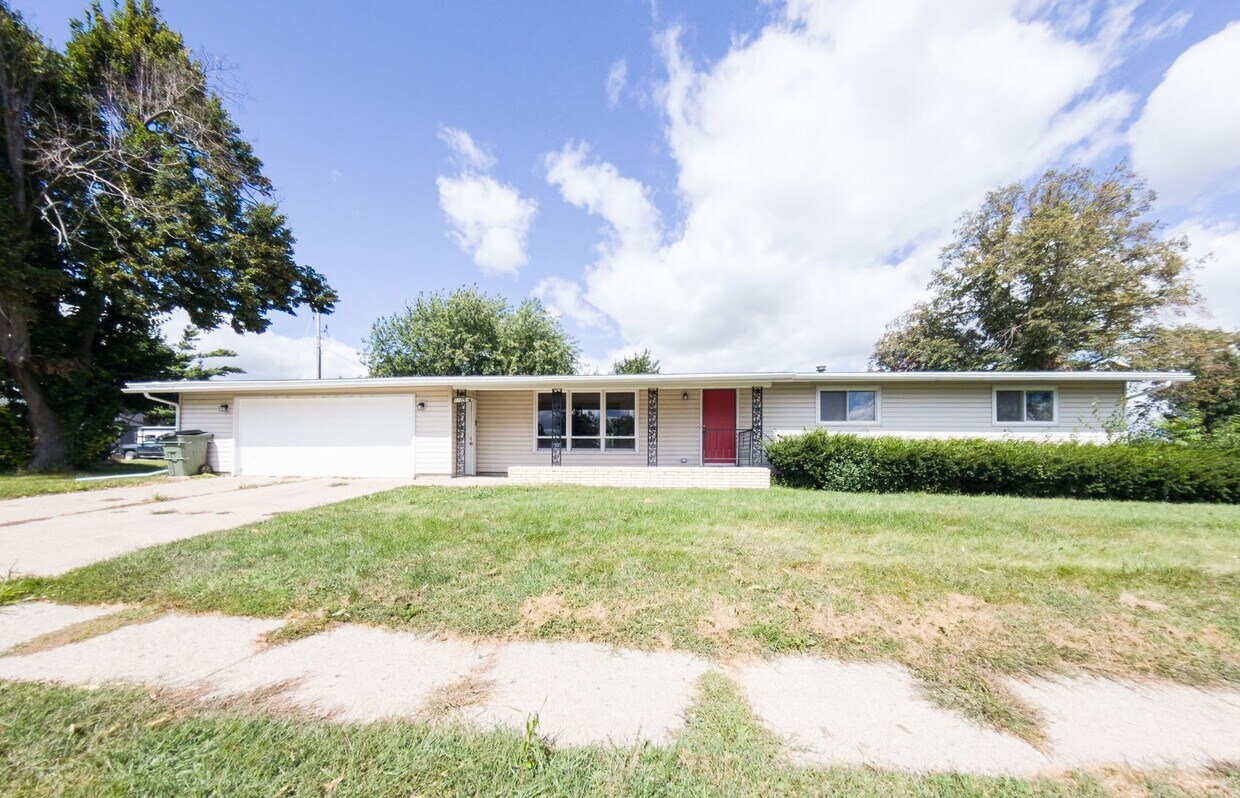 Primary Photo - Beautiful 3 bedroom 1.5 bath home
