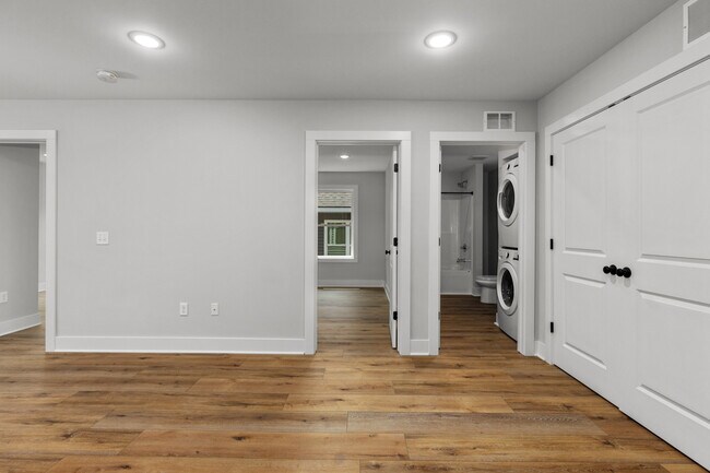 Foto del edificio - 960 Diamond Ave NE