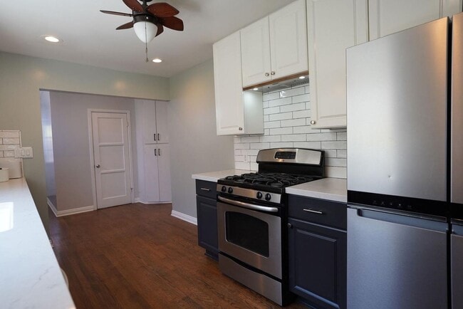 Foto del edificio - Spacious Silver Lake Charmer 2-bedroom, 1-...