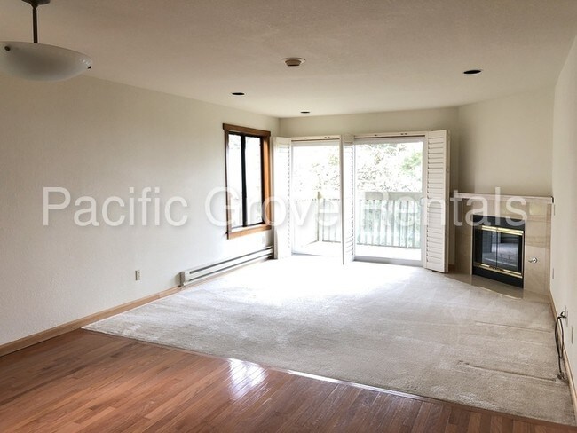 Foto del edificio - 250 Forest Ridge Rd