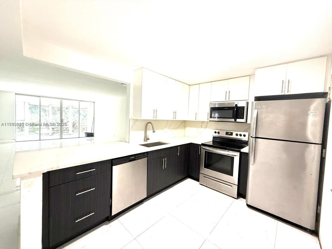 Foto principal - 1401 NE 191st St