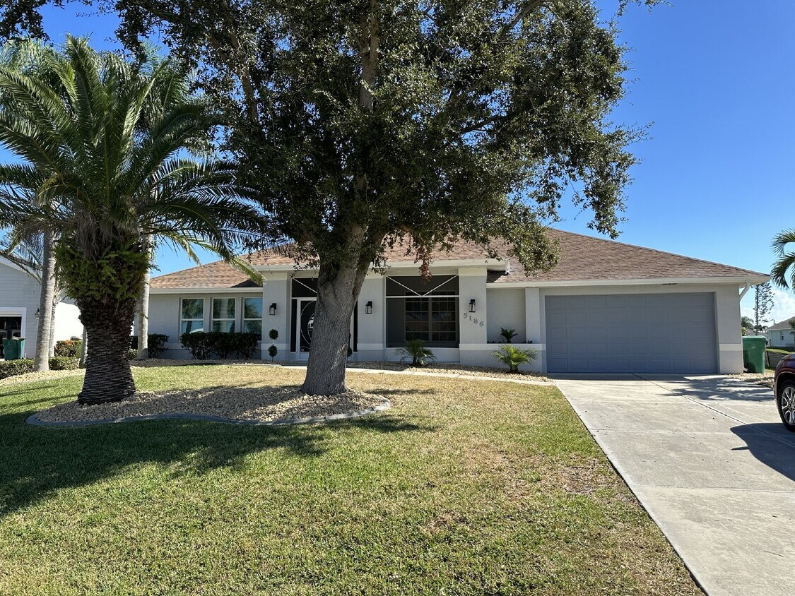 Primary Photo - Gulf Cove Community