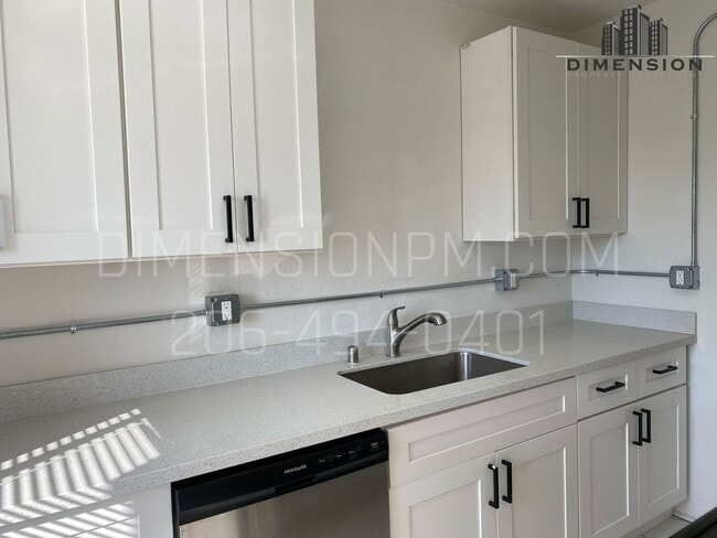 Interior Photo - 2331 Rockefeller Ave