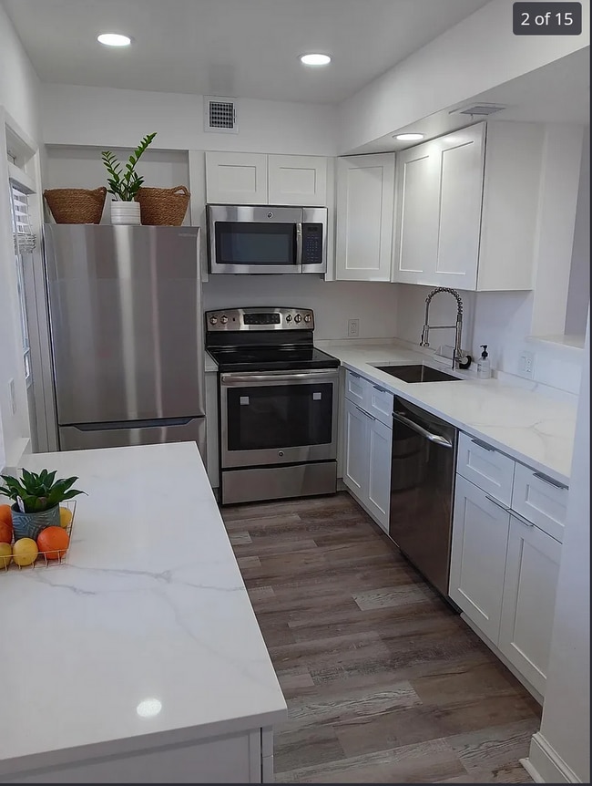 kitchen - 3050 N Palm Aire Dr