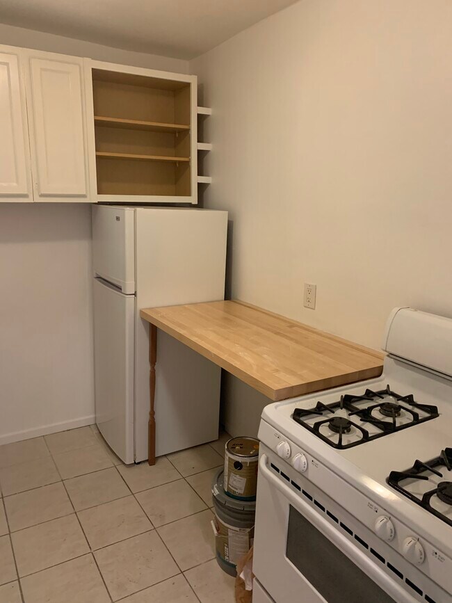 Kitchen - 817 Euclid St