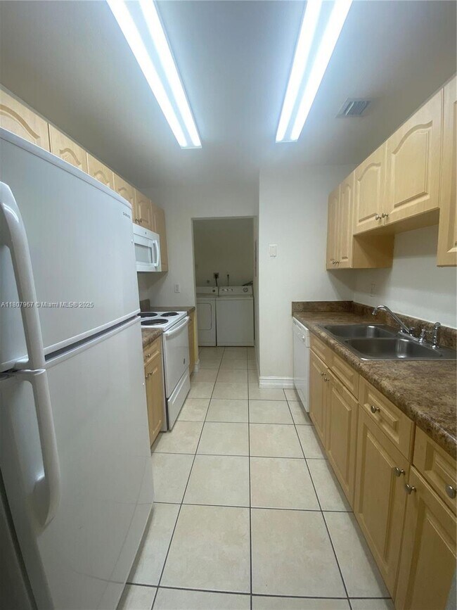 Foto del edificio - 2840 NW 55th Ave