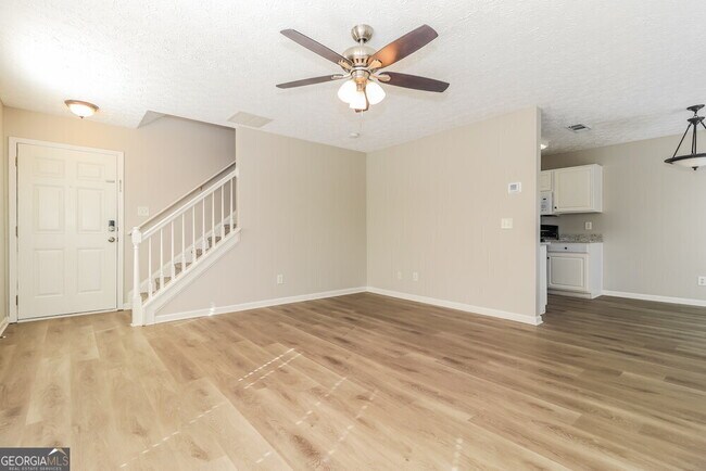 Building Photo - 168 Ilex Dr
