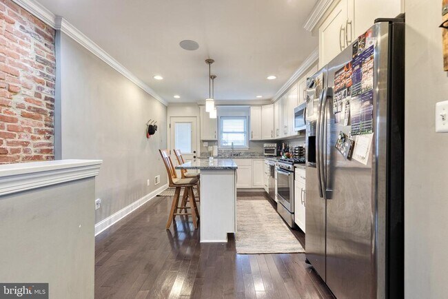 Foto del edificio - 800 S Curley St