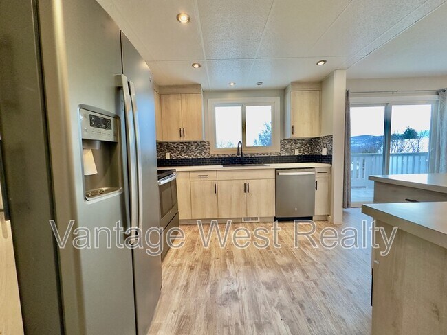 Photo du bâtiment - 3717 Webber Rd