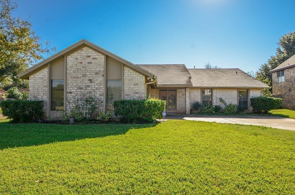 2905 Pepperwood Drive, Sugar Land, TX 7747... House Rental in Sugar