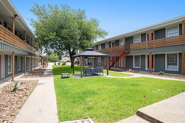 Building Photo - Agave Heights