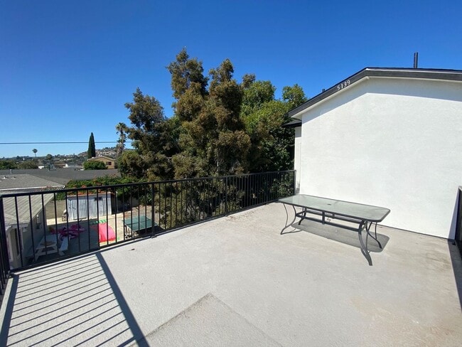 Building Photo - 5137-5139 Tipton St