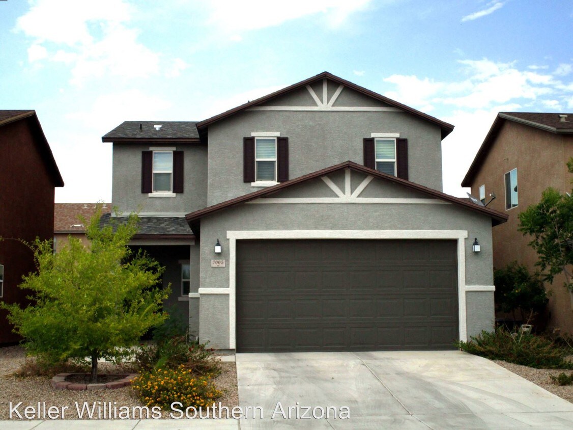 Primary Photo - 7005 S Red Maids Dr