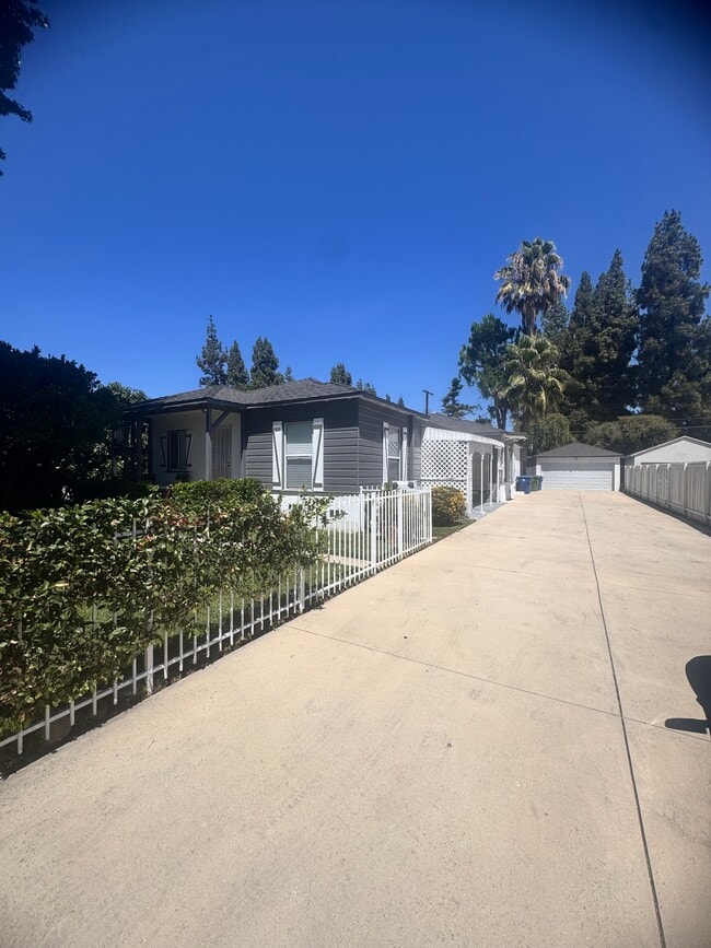 Building Photo - 6714 Aldea Ave