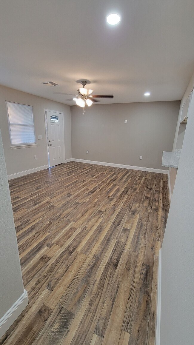 Foto del edificio - 305 E Foley St