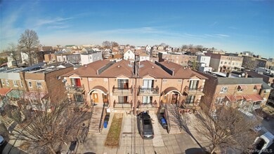 Building Photo - 931 E 215th St