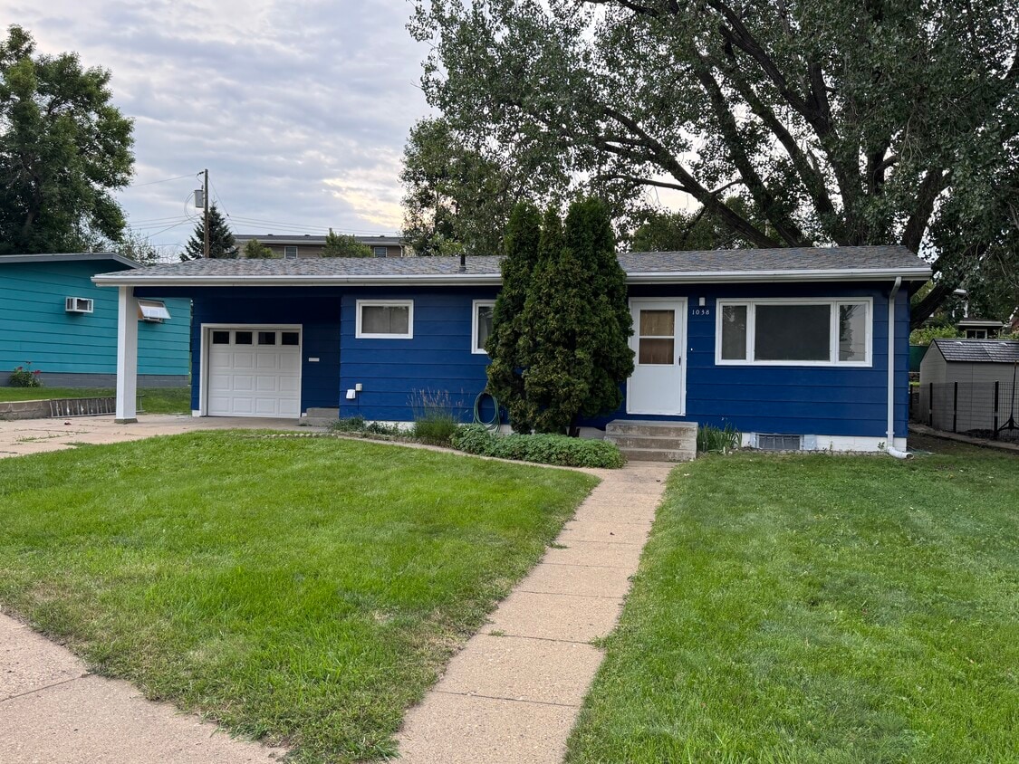 Foto principal - 1038 Lincoln St