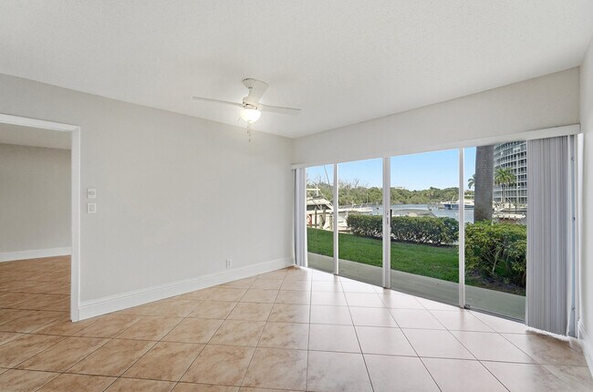 Foto del edificio - 1427 E Hillsboro Blvd