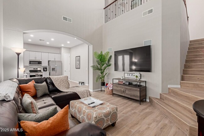 Foto del edificio - 1367 S Country Club Dr