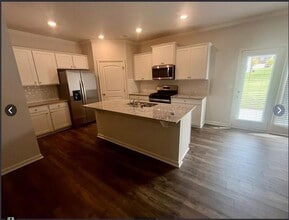 Building Photo - 3041 Greyton Dr