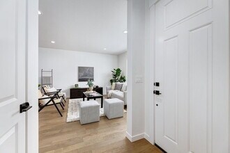 Building Photo - 11021 W Clematis St