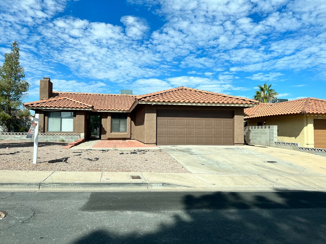 Primary Photo - 121 Hexham Dr