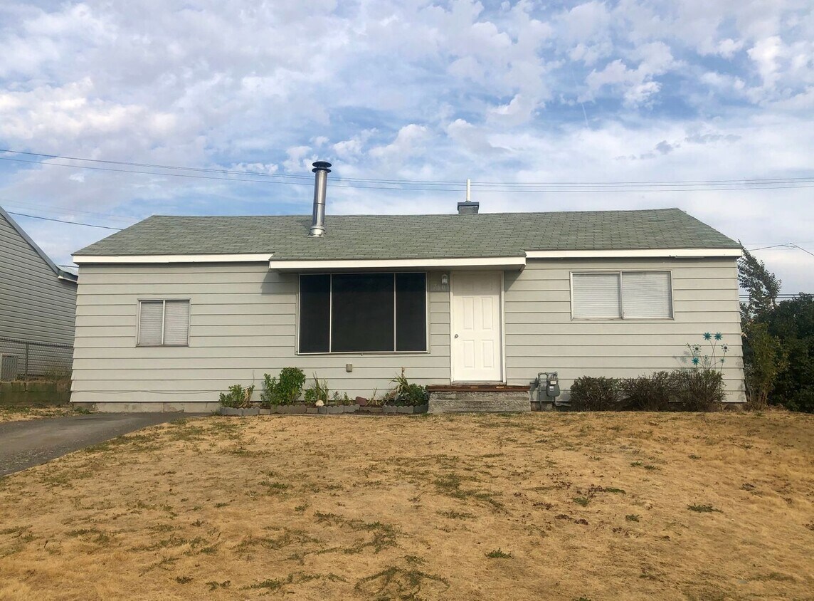 760 SW 28th St, Pendleton, OR 97801 House Rental in Pendleton, OR
