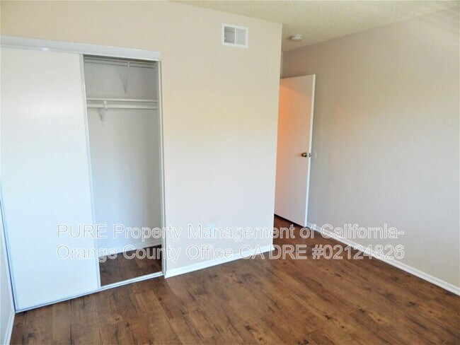 Foto del edificio - 4634 Via Vista Cir