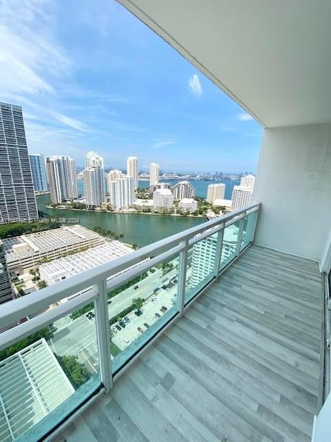 Foto principal - 950 Brickell Bay Dr