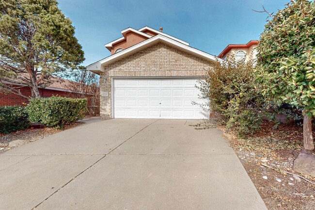 Building Photo - FOOTHILLS 3/BD 2.5/BA 2-STORY