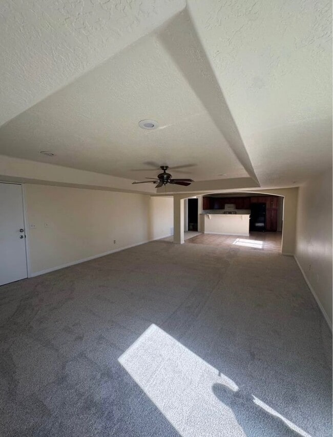 Building Photo - Beautiful Basement Apartment in Saratoga Springs - Available July!