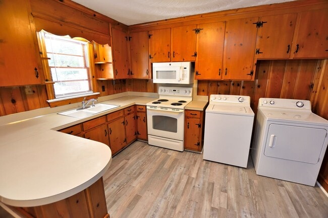 Building Photo - 1209 York St