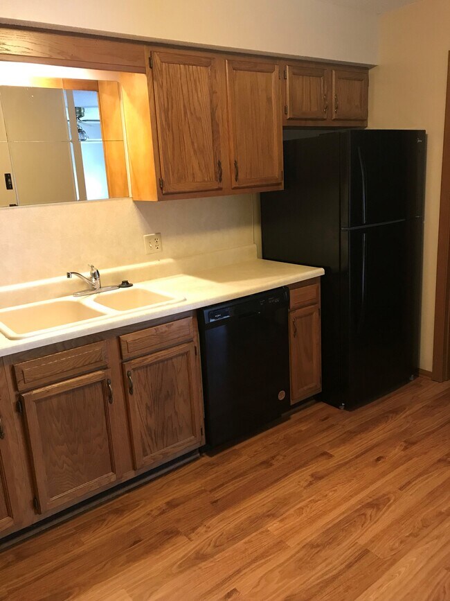Foto del edificio - 1401 Plainfield Dr