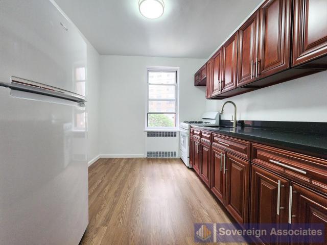 Foto del edificio - 1 bedroom in BRONX NY 10463