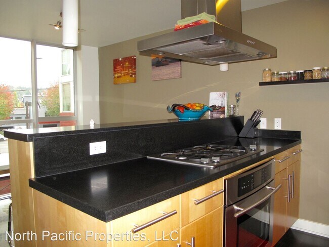 Building Photo - 3 br, 3.5 bath House - 3615 Phinney Ave N #C