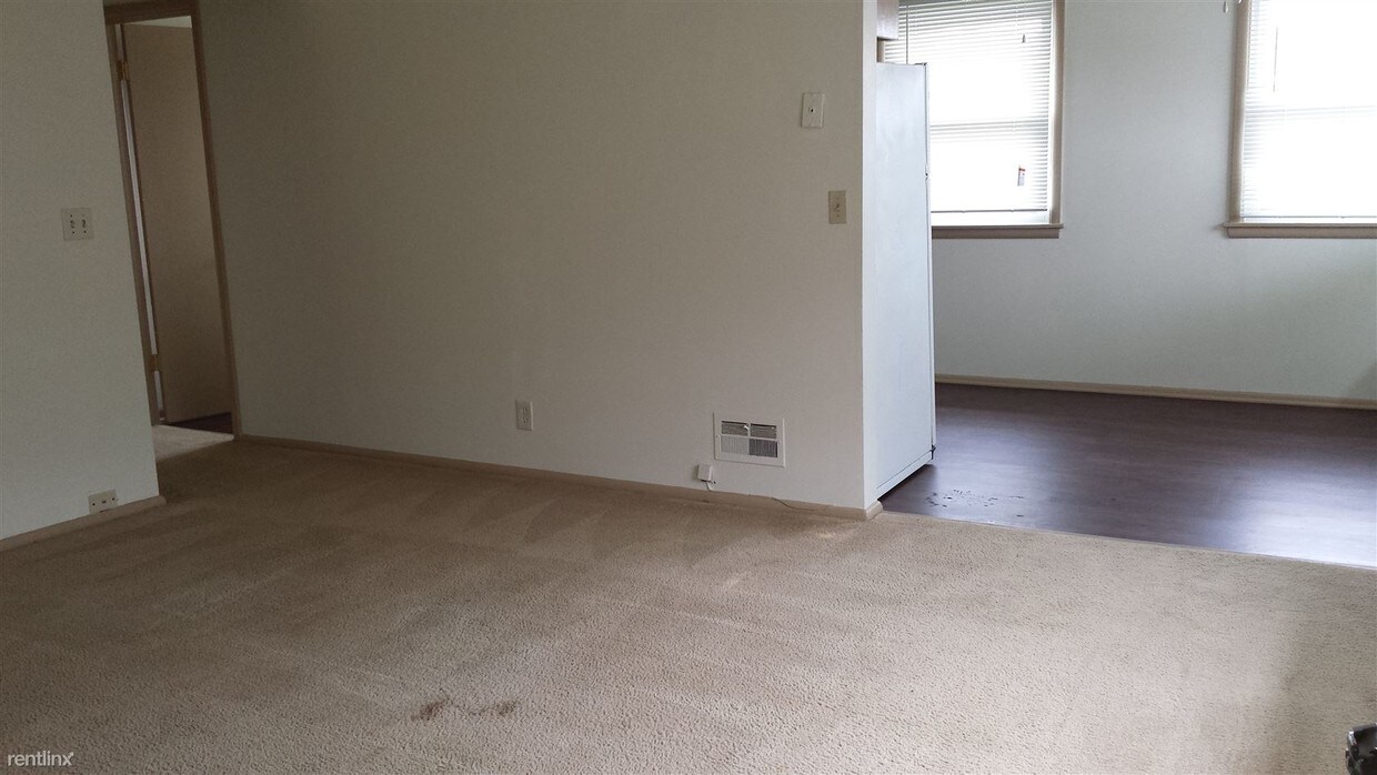 365 Dodie Dr, Waukesha, WI 53189 Condo for Rent in Waukesha, WI