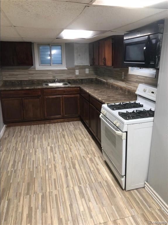 Foto del edificio - 7437 Williamson St