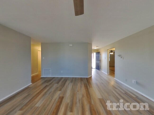 Foto del edificio - 1837 Wildrose Dr