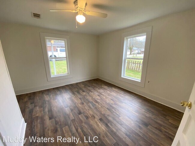 Building Photo - 2 br, 1 bath House - 312 S Canal St