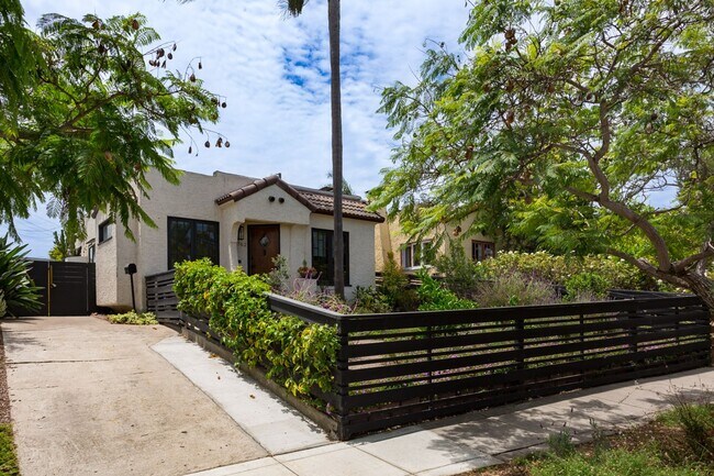 Foto del edificio - 4762 E Mountain View Dr