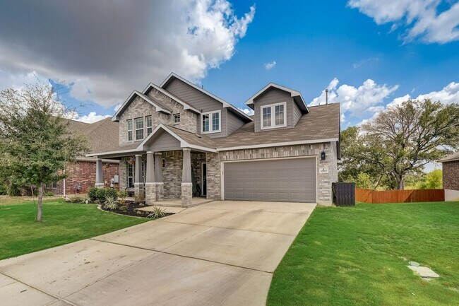 Building Photo - 4 Bedroom/3 Bath home w/Community Pool!