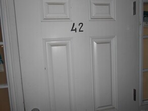 Building Photo - 50 Greenhouse Rd